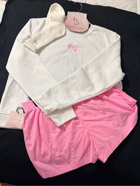 NWT Happily Grey Women's PajaHappily Pajama Set Top/Shorts/socks (L)